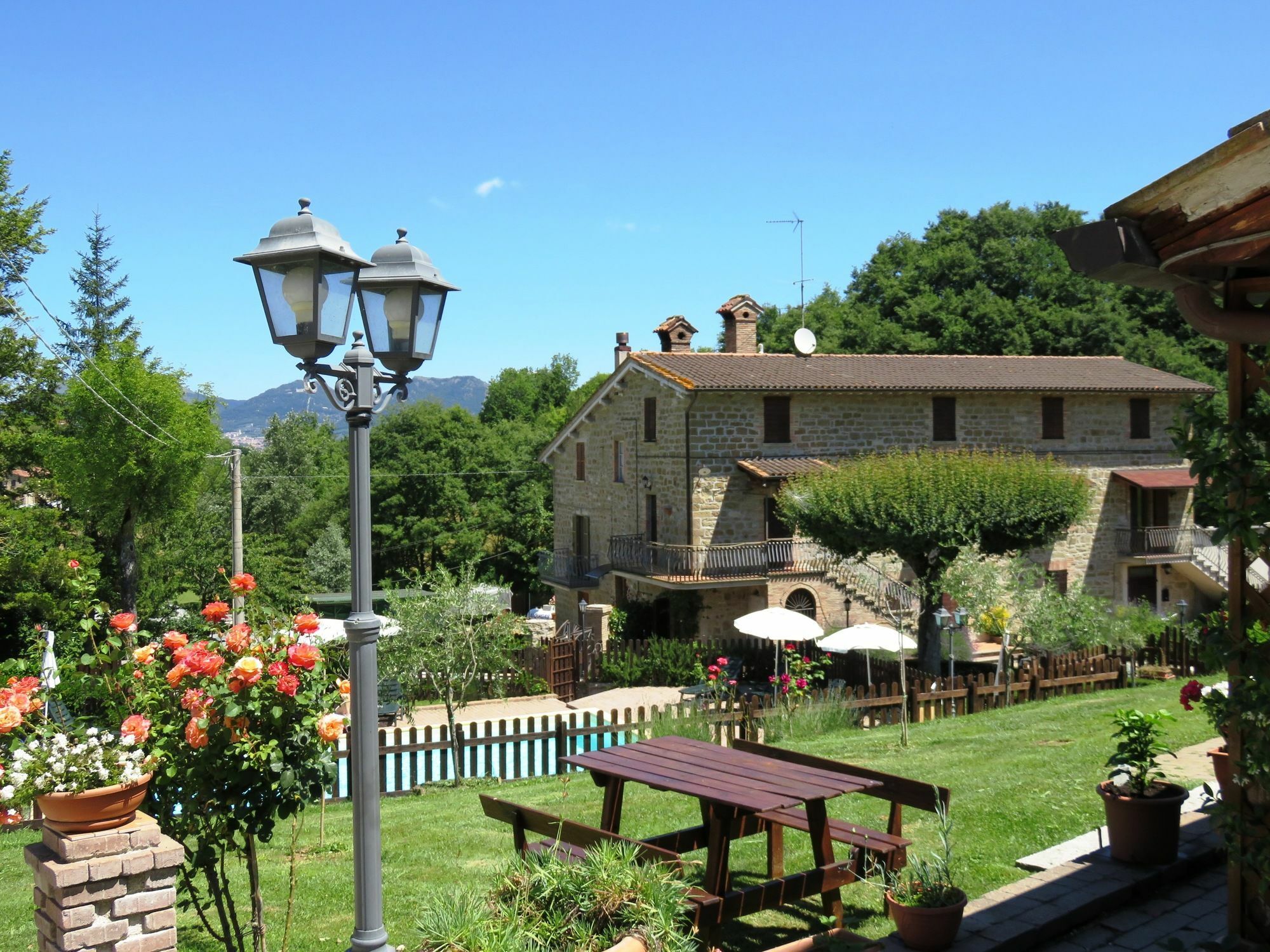 Agriturismo Ponte Di Riocchio Губбио Экстерьер фото